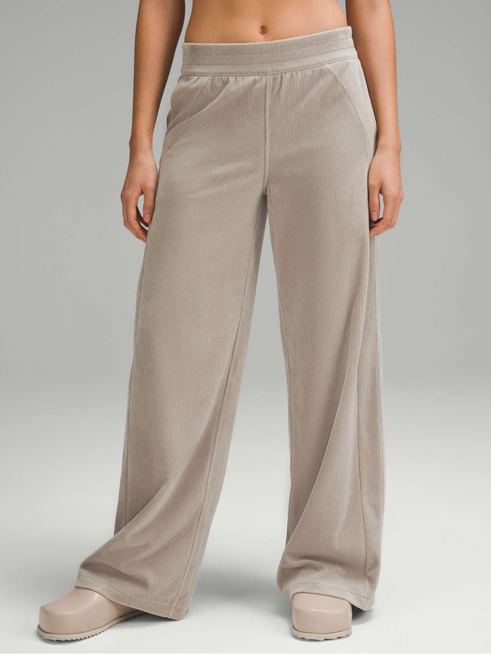 Lululemon Scuba Mid-Rise Wide-Leg Pant *Velvet Cord